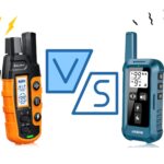 Comparativa entre collar de choque eléctrico naranja y collar de vibración azul para perros antiladridos.